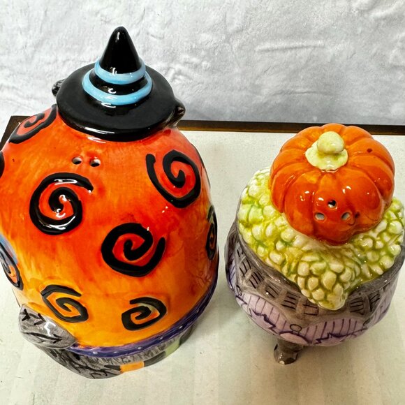 Fitz and Floyd Kitty Witches Halloween Salt & Pepper Shaker Set - Picture 7 of 8